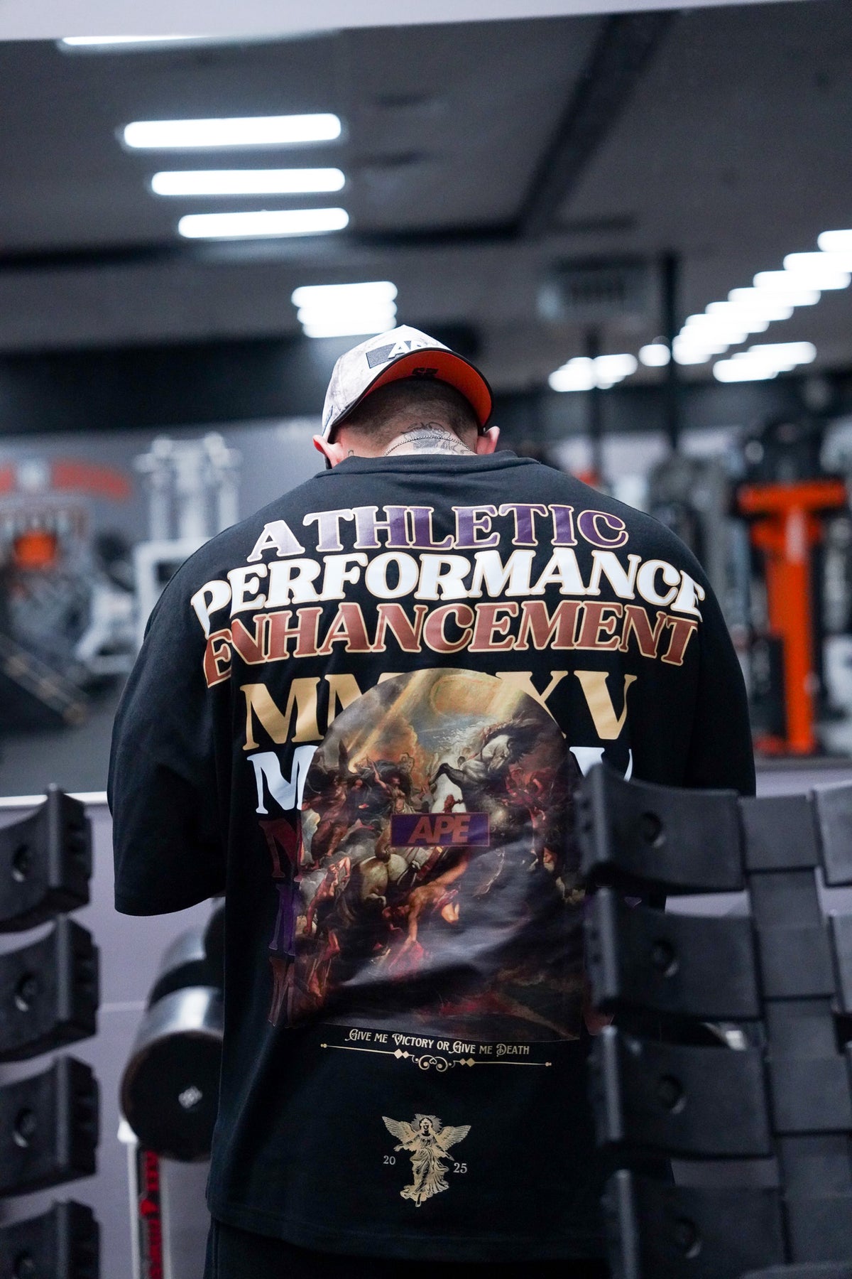 'Victory' Oversized Pump Cover back graphic, close-up